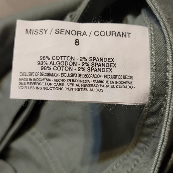 NEW Gloria Vanderbilt Green Bermuda Shorts with Belt - Size 8 - LOWEST PRICE - Picture 4 of 5